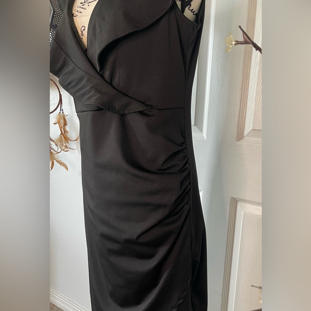 Lovely Black Dress with Deep V Neckline and ruffle around Collar, Sexy Chic! - Picture 10 of 10